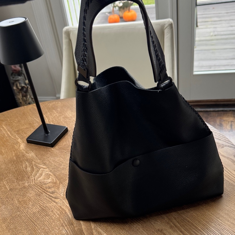 Callista Chic Black Leather Shoulder Bag
